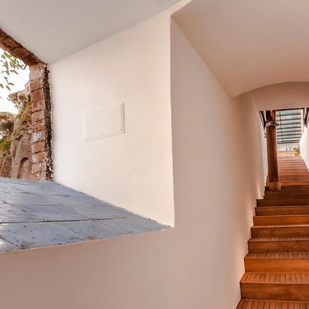 Yacht Club Capo Cervo Suites B&B Sorrento Dış mekan fotoğraf