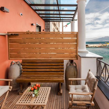 Yacht Club Capo Cervo Suites B&B Sorrento Dış mekan fotoğraf