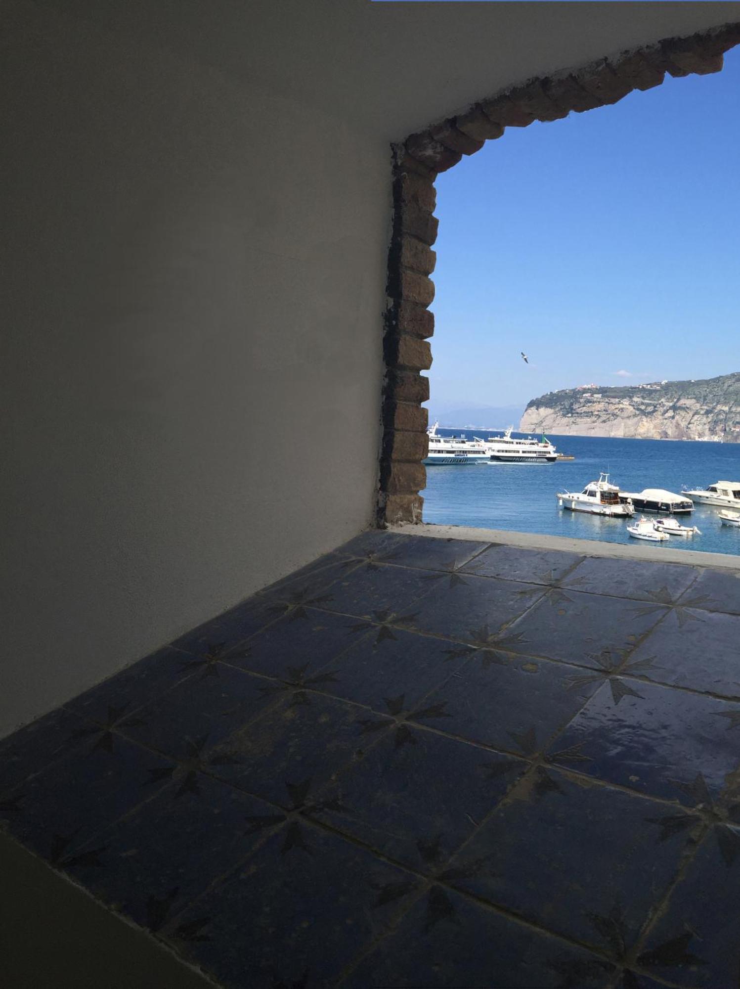 Yacht Club Capo Cervo Suites B&B Sorrento Dış mekan fotoğraf