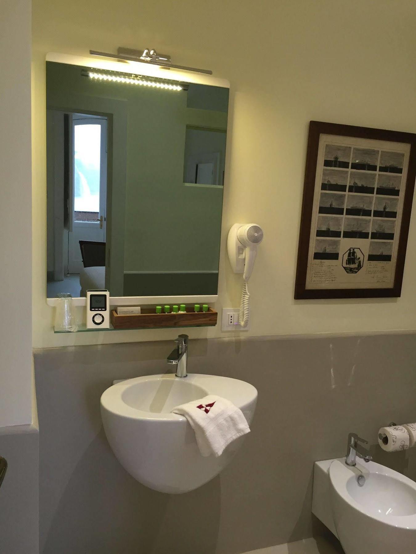 Yacht Club Capo Cervo Suites B&B Sorrento Dış mekan fotoğraf