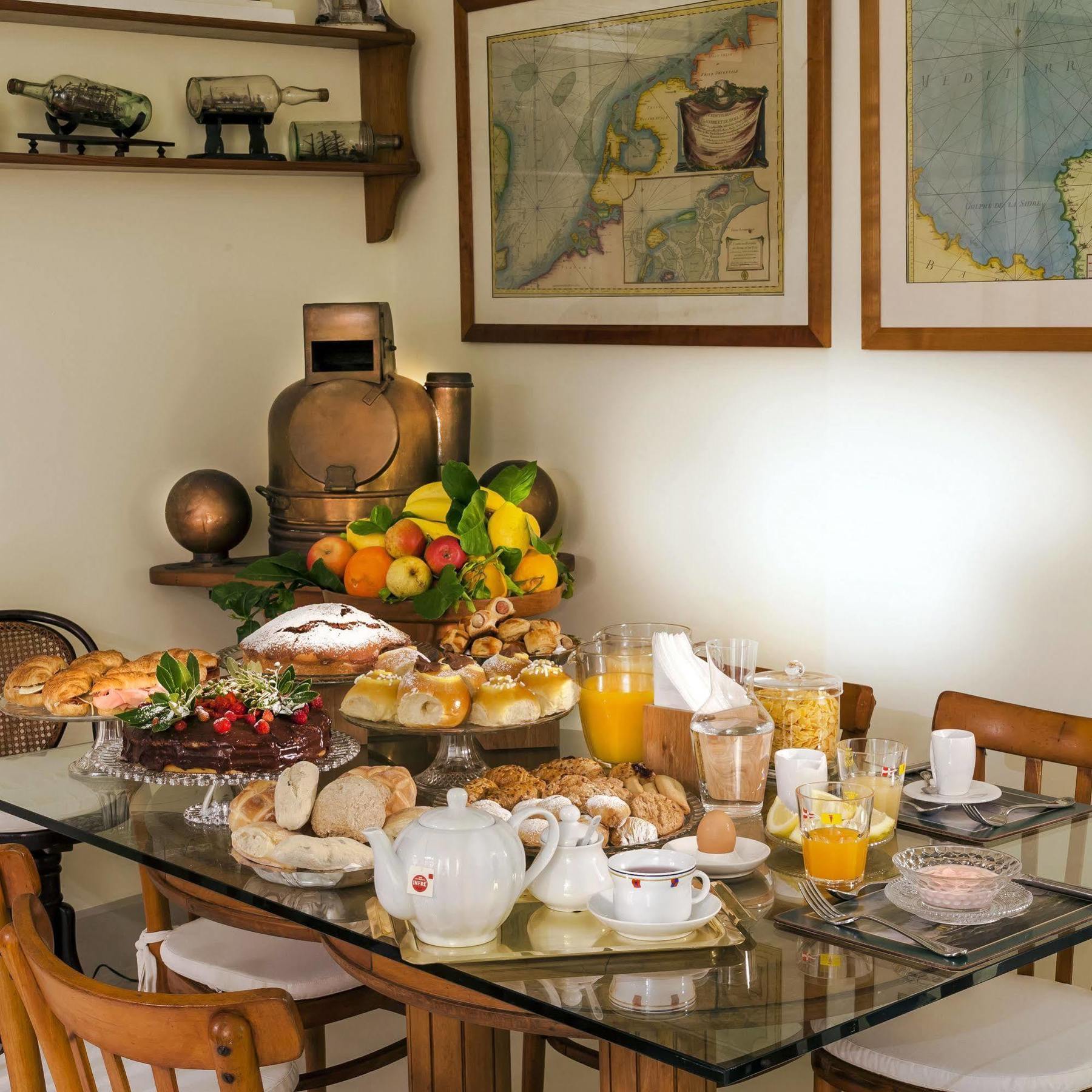 Yacht Club Capo Cervo Suites B&B Sorrento Dış mekan fotoğraf