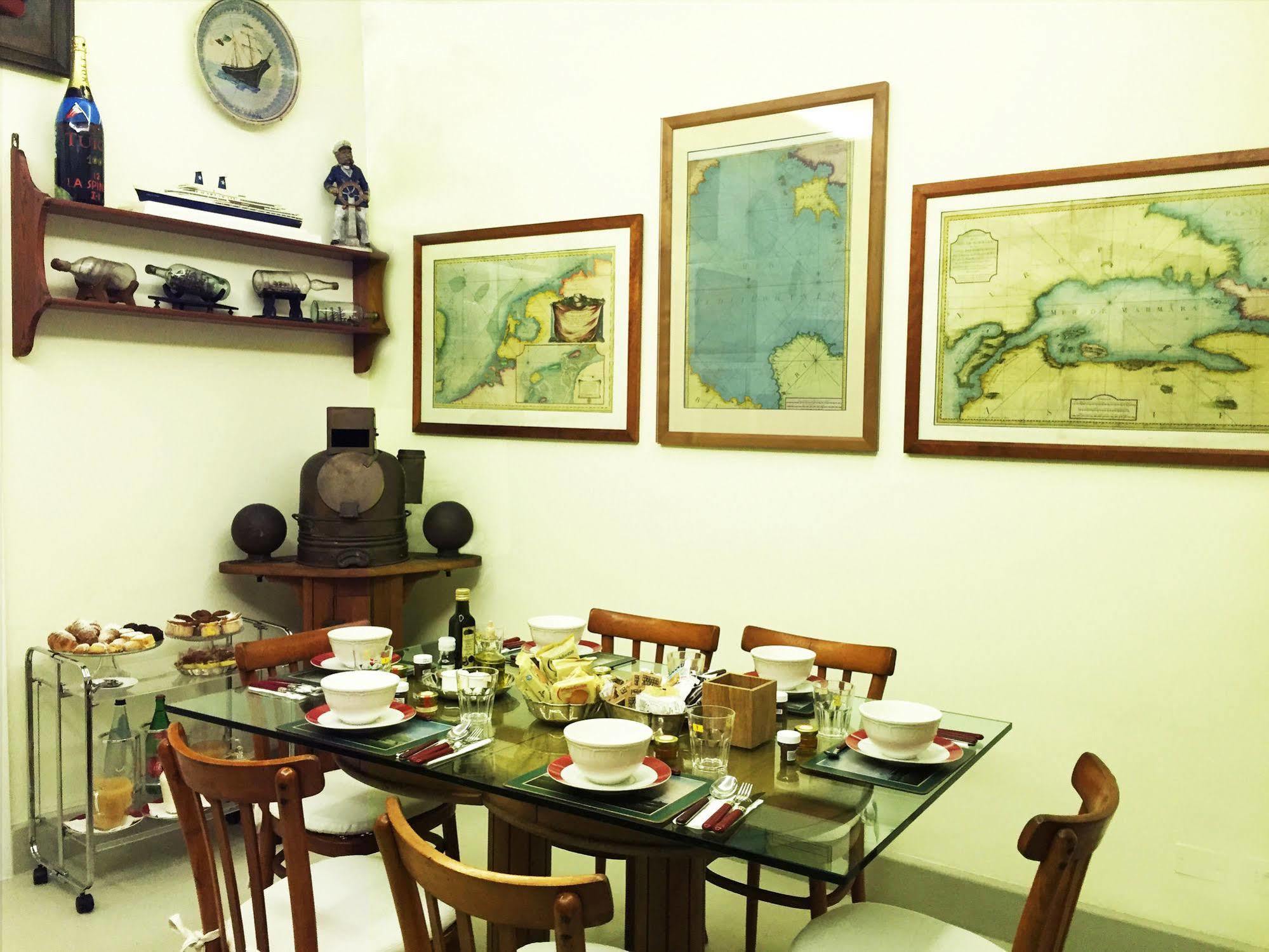 Yacht Club Capo Cervo Suites B&B Sorrento Dış mekan fotoğraf