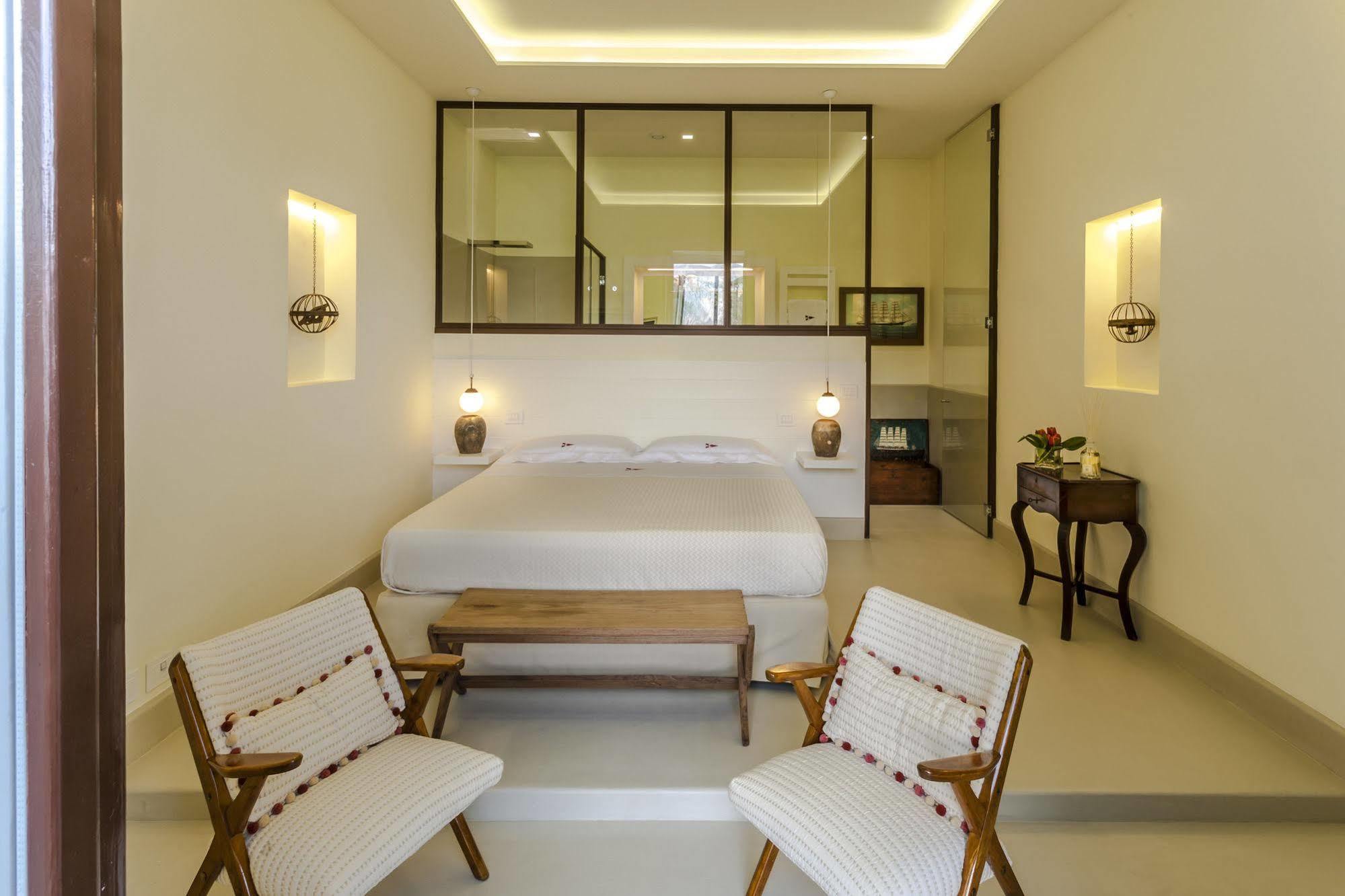 Yacht Club Capo Cervo Suites B&B Sorrento Dış mekan fotoğraf
